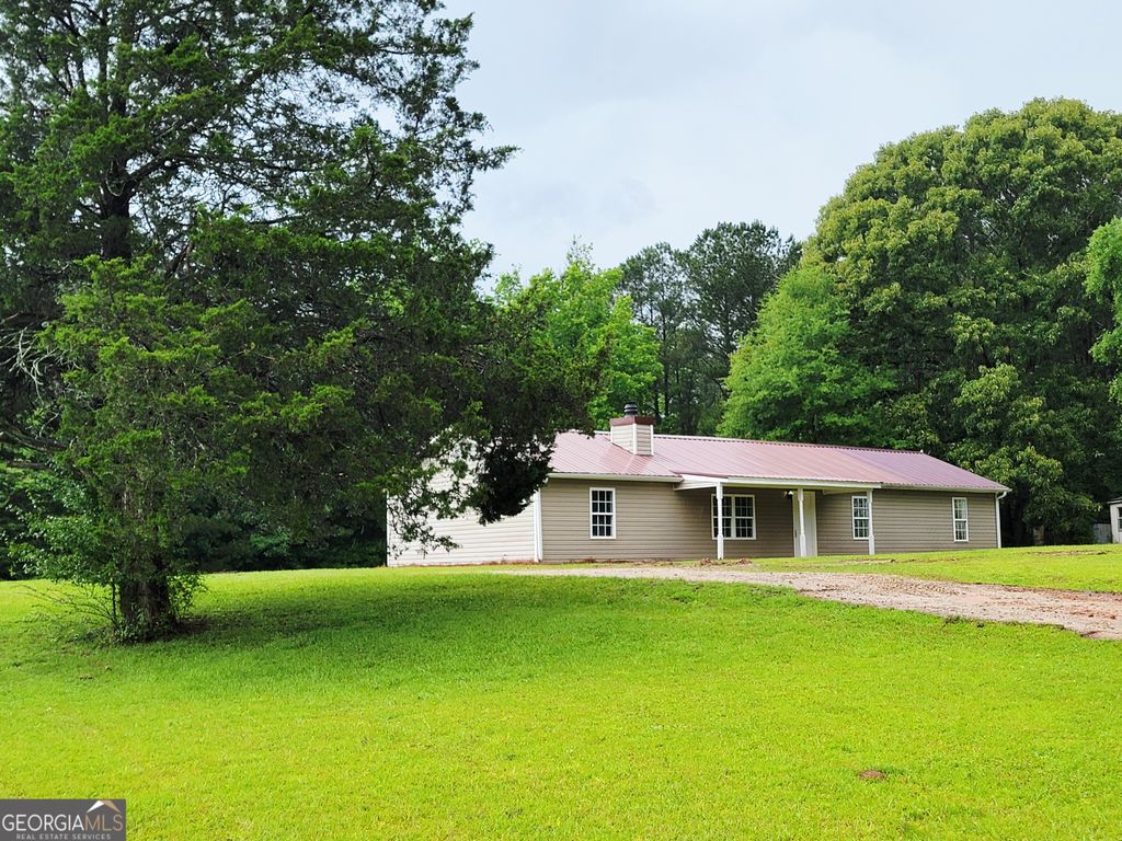 304 Baughs Cross Road, West Point, GA 31833