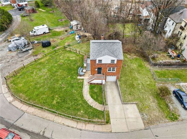 2014 Woodward Ave, Brookline, PA 15226