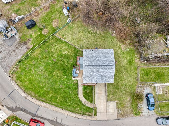 2014 Woodward Ave, Brookline, PA 15226