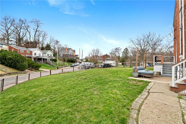 2014 Woodward Ave, Brookline, PA 15226