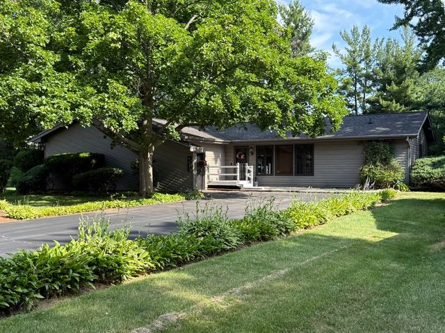 6412 Redbird Lane, Crystal Lake, IL 60012
