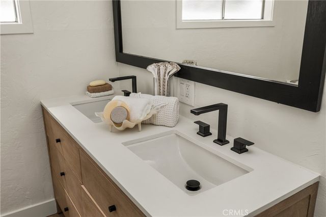 1314 N Flower, Santa Ana, CA 92706