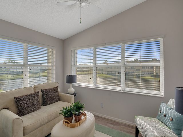 675 W Lake Jasmine Circle 208, Vero Beach, FL 32962