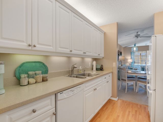 675 W Lake Jasmine Circle 208, Vero Beach, FL 32962