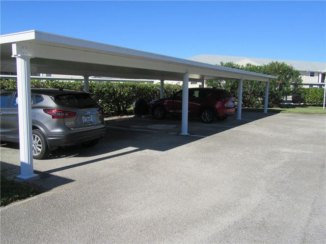 675 W Lake Jasmine Circle 208, Vero Beach, FL 32962