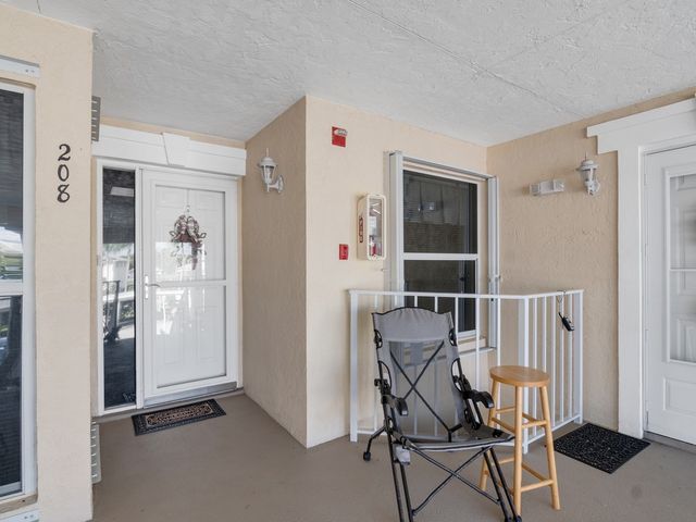 675 W Lake Jasmine Circle 208, Vero Beach, FL 32962