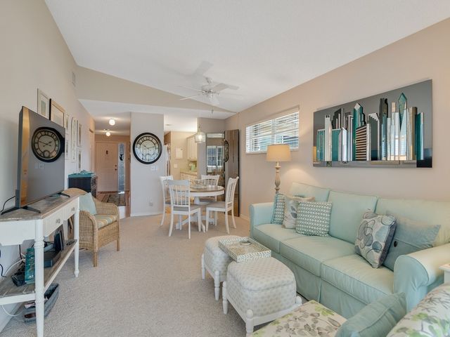 675 W Lake Jasmine Circle 208, Vero Beach, FL 32962