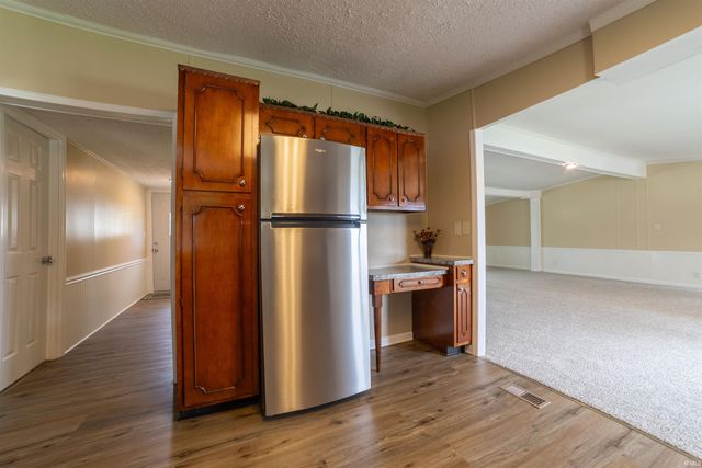 100 Plum Street, Chandler, IN 47610