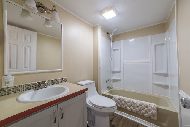 100 Plum Street, Chandler, IN 47610
