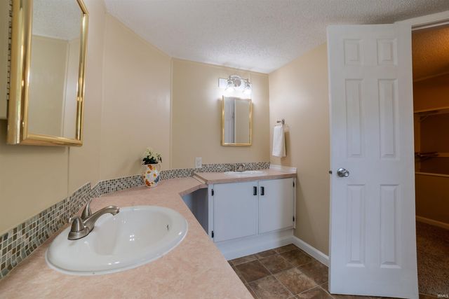 100 Plum Street, Chandler, IN 47610