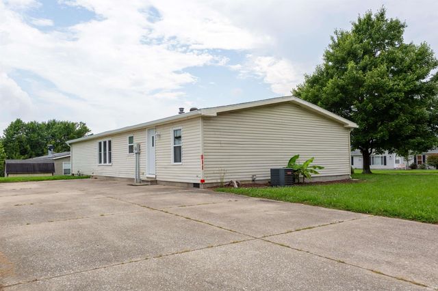 100 Plum Street, Chandler, IN 47610