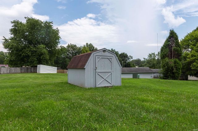 100 Plum Street, Chandler, IN 47610