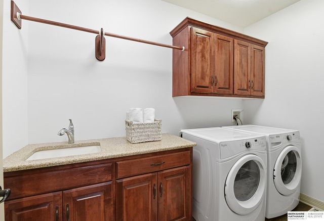 1215 S 200 Street, Omaha, NE 68130
