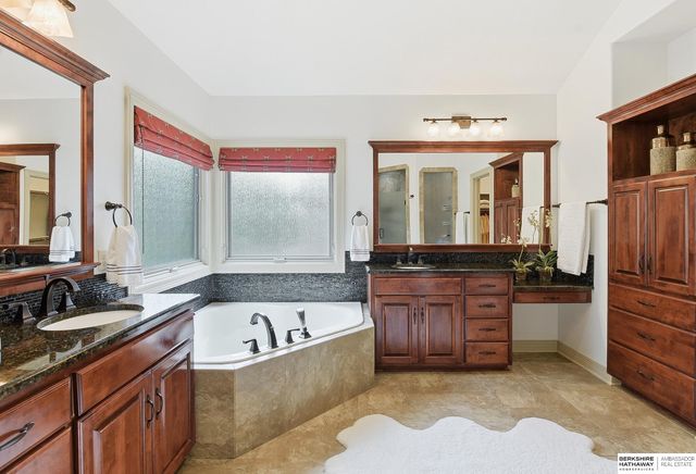 1215 S 200 Street, Omaha, NE 68130