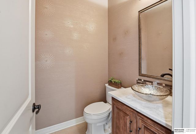 1215 S 200 Street, Omaha, NE 68130
