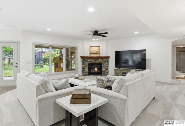 1215 S 200 Street, Omaha, NE 68130