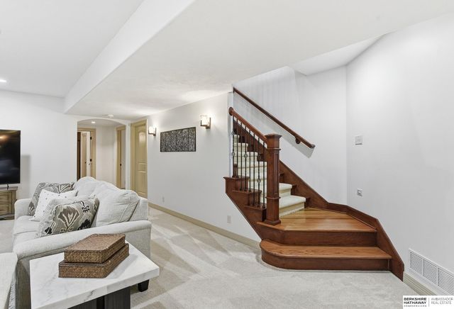 1215 S 200 Street, Omaha, NE 68130