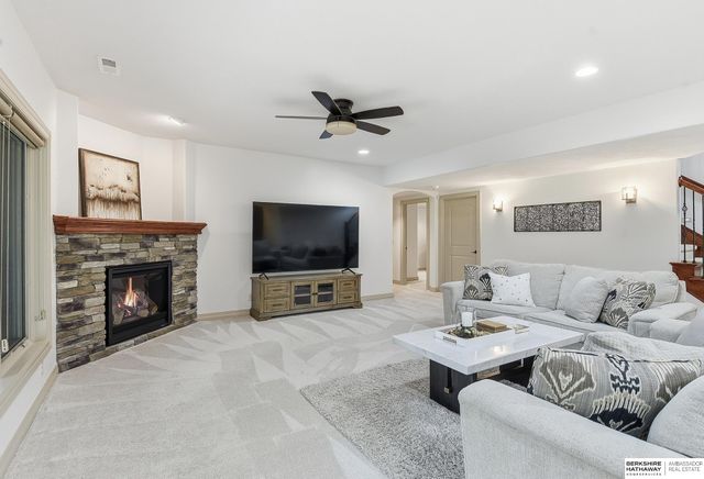 1215 S 200 Street, Omaha, NE 68130