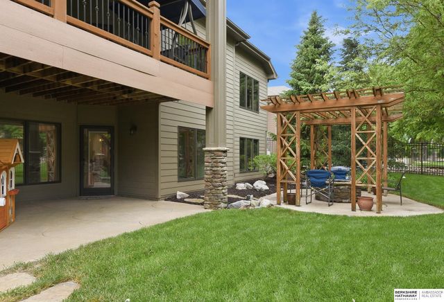 1215 S 200 Street, Omaha, NE 68130