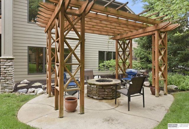 1215 S 200 Street, Omaha, NE 68130