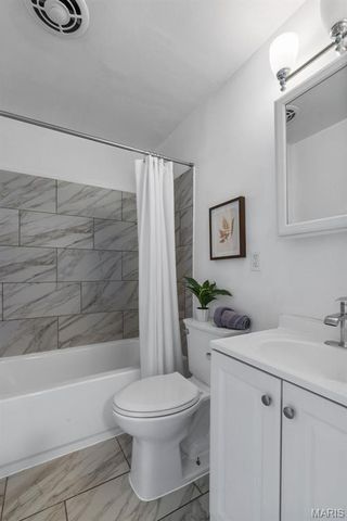 6064 W Cabanne Place, St Louis, MO 63112