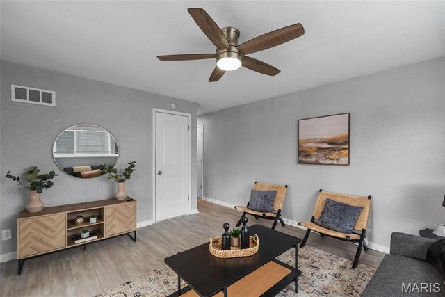 6064 W Cabanne Place, St Louis, MO 63112