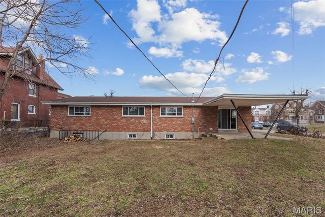 6064 W Cabanne Place, St Louis, MO 63112