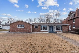 6064 W Cabanne Place, St Louis, MO 63112