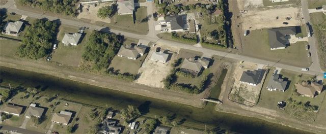 402 Harrison DR, Lehigh Acres, FL 33936