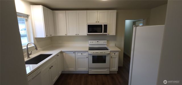 2350 E Pioneer Road, Port Angeles, WA 98362