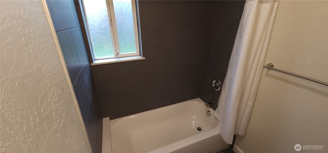 2350 E Pioneer Road, Port Angeles, WA 98362