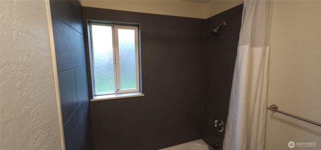 2350 E Pioneer Road, Port Angeles, WA 98362