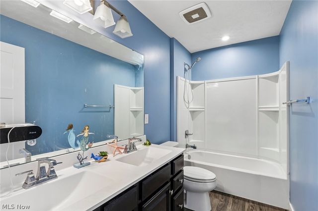 3207 Boettler Street NE, Canton, OH 44721