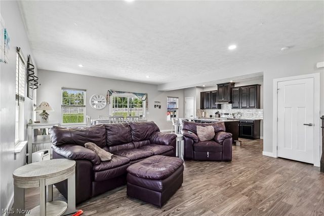 3207 Boettler Street NE, Canton, OH 44721