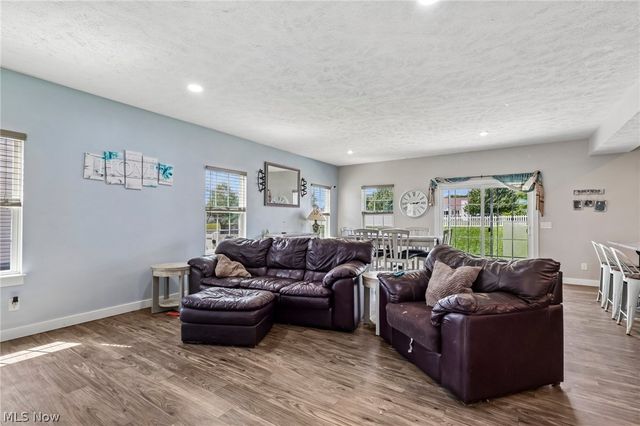 3207 Boettler Street NE, Canton, OH 44721
