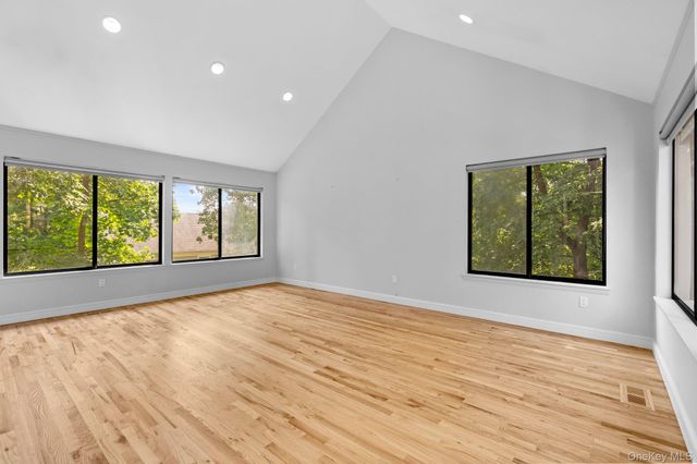 27 Stone Cabin Road, New Rochelle, NY 10801