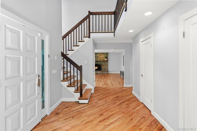 27 Stone Cabin Road, New Rochelle, NY 10801