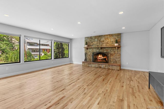 27 Stone Cabin Road, New Rochelle, NY 10801