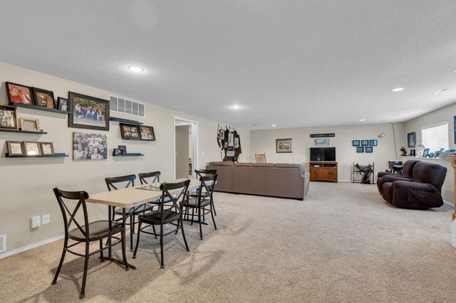 12214 E Lockmoor St, Wichita, KS 67207