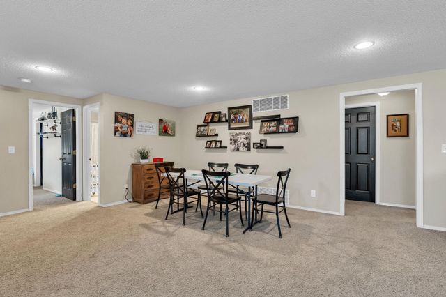 12214 E Lockmoor St, Wichita, KS 67207