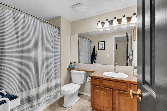 12214 E Lockmoor St, Wichita, KS 67207