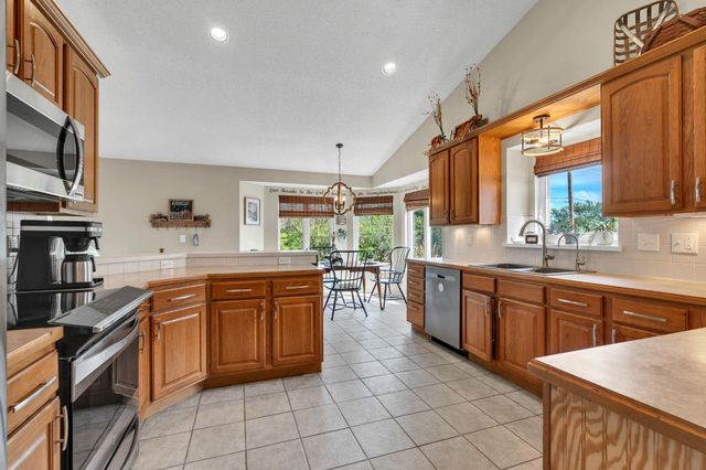 12214 E Lockmoor St, Wichita, KS 67207