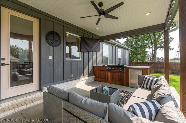 10215 Chapman Circle, Fort Smith, AR 72916
