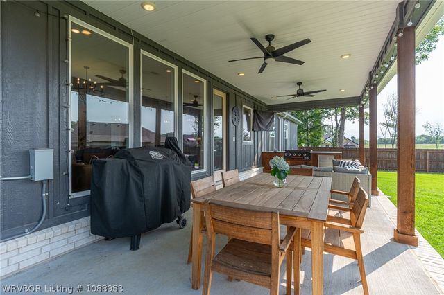 10215 Chapman Circle, Fort Smith, AR 72916
