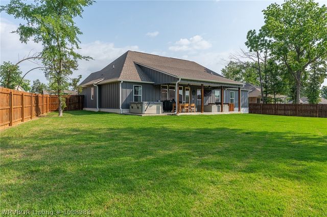 10215 Chapman Circle, Fort Smith, AR 72916