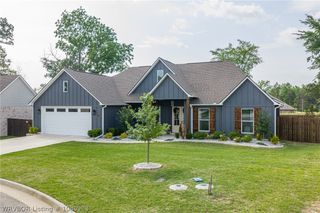 10215 Chapman Circle, Fort Smith, AR 72916