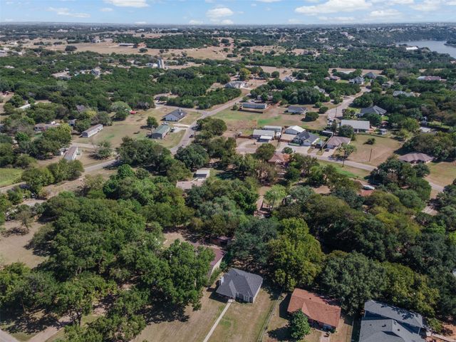 2810 Sky Harbour Drive, Granbury, TX 76049