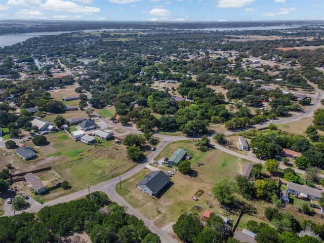 2810 Sky Harbour Drive, Granbury, TX 76049