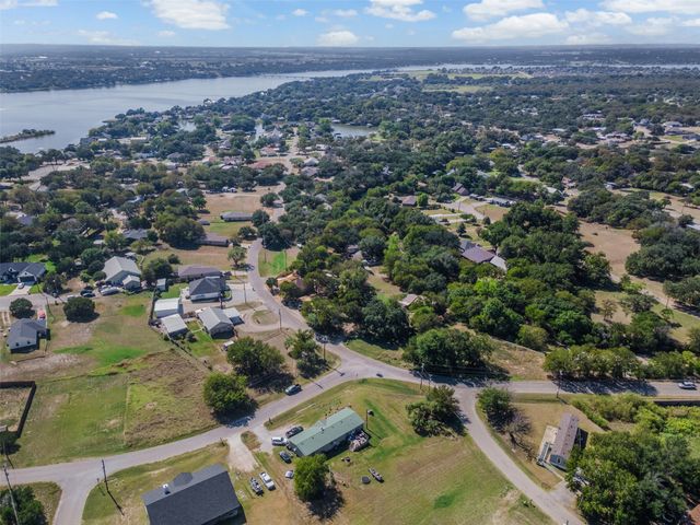2810 Sky Harbour Drive, Granbury, TX 76049