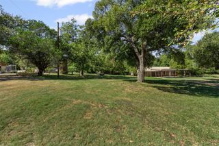 2810 Sky Harbour Drive, Granbury, TX 76049